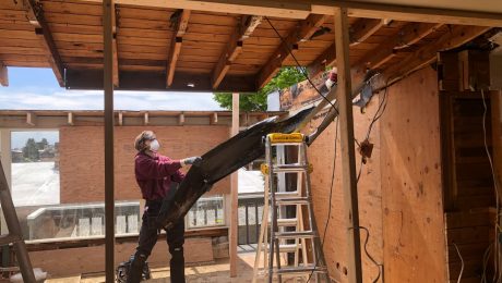 Podnoszenie zapadniętej posadzki – kiedy da się uniknąć rozbiórki?